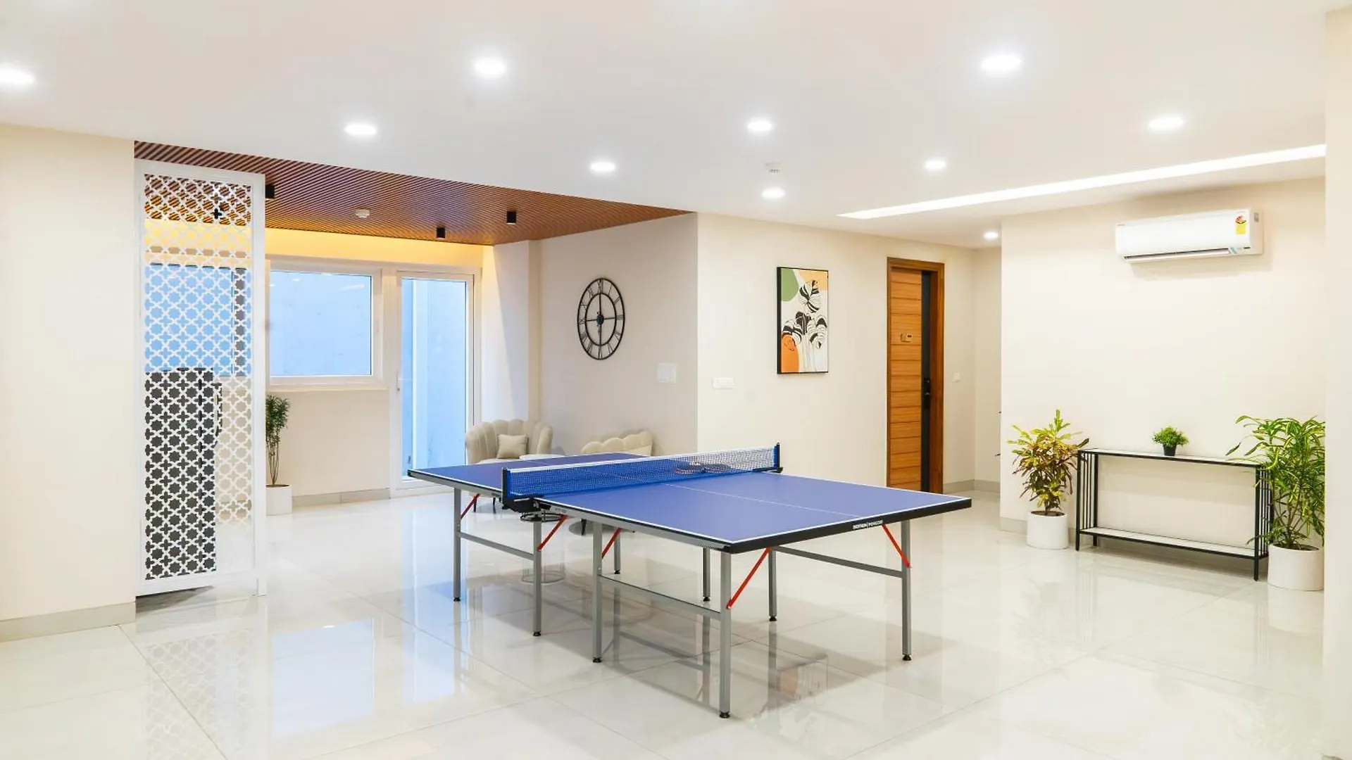 Housr Sector 45 Gurgaon Near Artemis Hospital Hotel