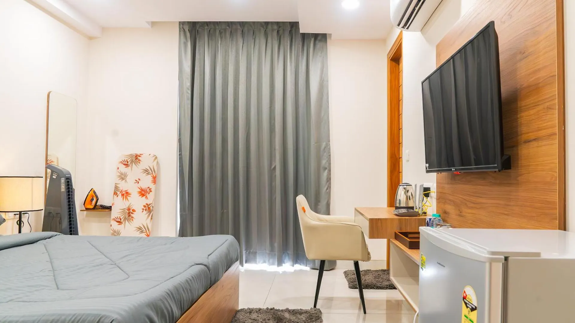 Housr Sector 45 Gurgaon Near Artemis Hospital Ξενοδοχείο
