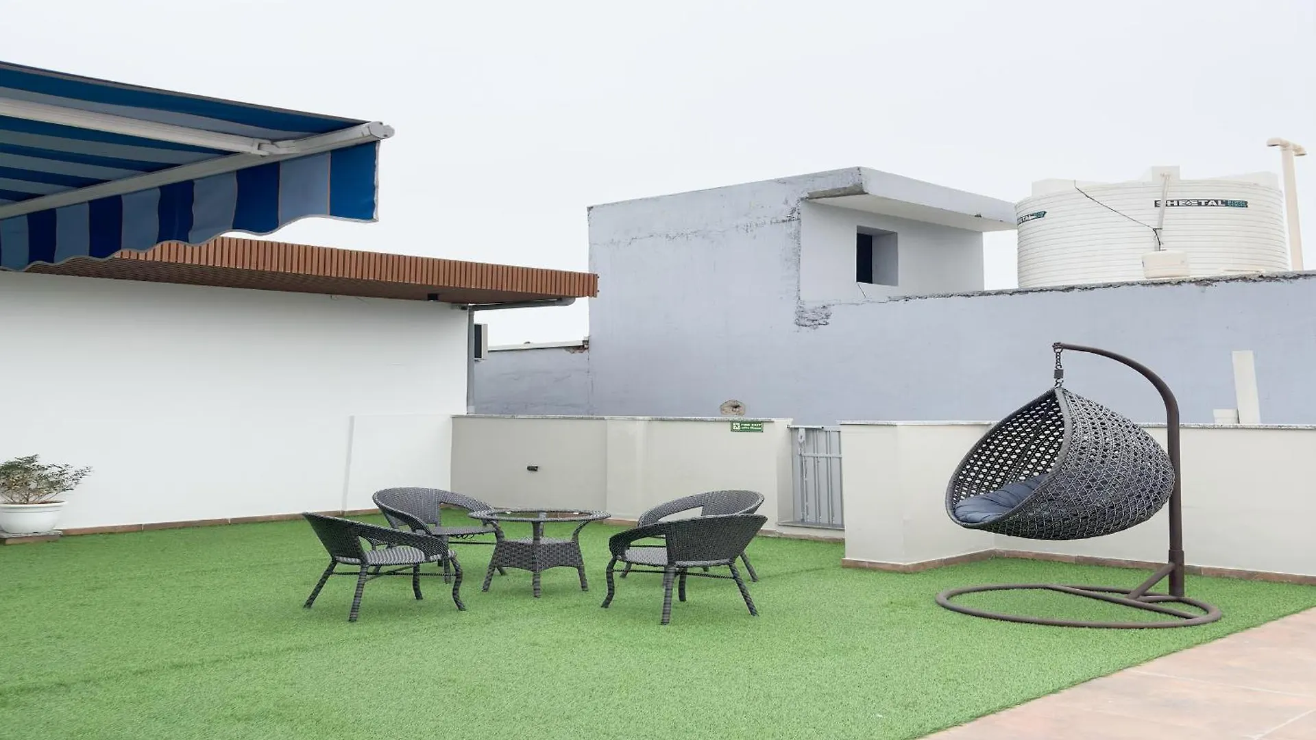 Housr Sector 45 Gurgaon Near Artemis Hospital Hotel